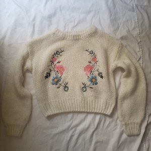 H&M Divided Oversized Embroidery Cream Sweater (XS-S)